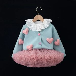 Conjunto de niño coreano, traje para niñas pequeñas, suéter de manga larga para otoño, falda para niña, estampado encantador plisado WS1032 240124