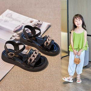 Sandales d'été pour filles, mode coréenne, chaussures princesse douces pour bébé, chaînes métalliques chics, polyvalentes, belles chaussures habillées pour enfants