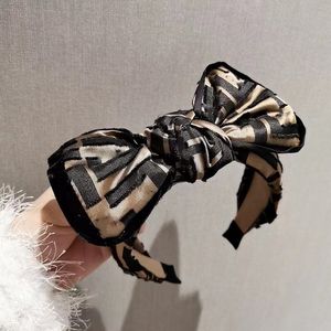 Padrão de tecido da faixa de cabelo coreano de letra com nó médio retro high top top display face bow box bow tanhe de cabeça fêmea fêmea feminina