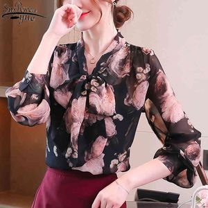 Koreaanse gedrukte vrouwenoverhemden Herfst en winter Lange mouw Chiffon Blouse Boog V Kraag Floral Zie door top Vrouw 11401 210427