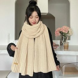 Bufandas coreanas para mujeres en otoño e invierno Bufandas de amantes japonesas de tejido de lana térmica gruesa para estudiantes en invierno 240111