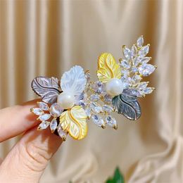 Koreaanse Shell Bloemboeket Dame Broche Natuurlijke Parel Mode Luxe Zirkoon Plant Bos Serie Corsage Accessoires Pins 240106