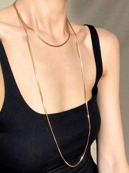 Collar de hueso de serpiente largo cuadrado Simple coreano para mujer chapado en Latón dorado suéter de cadena de cuello versátil de primera calidad para otoño e invierno