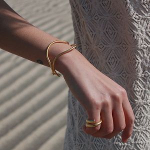 Koreaanse eenvoud lijn glanzende dubbele laag metalen mode armband sieraden armband voor vrouwen meisjes feest