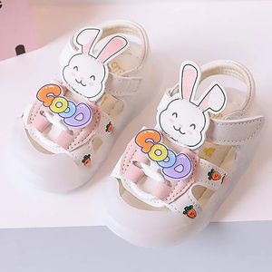 Koreaanse stijl babysandalen voor meisjes schattig konijn geboren baby zomers sandalen softsoled schattige zomer peuter schoenen 03y kinderen 240409