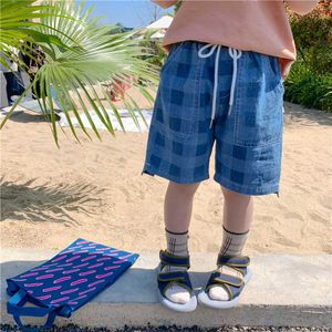 Style coréen garçons mode plaid lâche short en jean 2-7 ans enfants décontracté all-match genou longueur pantalon 210615