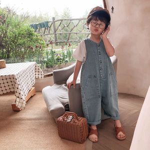 Style coréen été enfants simple boutonnage denim combinaisons garçons filles lâche sans manches barboteuses vêtements unisexes 210615