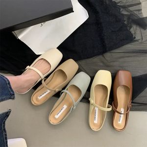 Chaussures d'été de Style coréen pour femmes, sandales rétro de grande taille pour la mode décontractée et plate, 240328