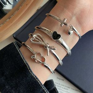 Version coréenne Industrie lourde Love Bow Silver Bracelet Womens Pure Silver French French Luxury Small Exquis Bracelet Fashion