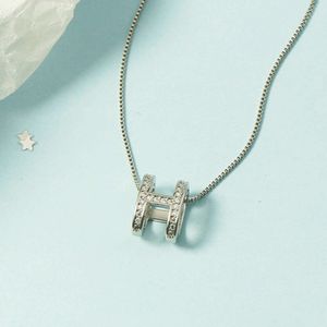Koreaanse versie minimalistische en gepersonaliseerde H-Letter ketting, populair op internetvrouwen, korte brief hanger, sleutelbeenketen als een cadeau voor vriendin