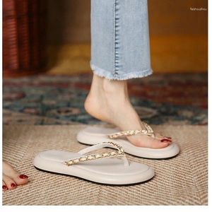 Version coréenne d'In Sandals L'été épais semestried Les tongs parfumés portaient une chaîne de jambes au nom Tra V Cha étrangère