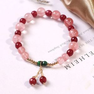 Version coréenne de Instagram Niche Design Strawberry Powder Crystal Jade Loop Femelle Minimaliste Meilleur ami Étudiant Bracelet perlé