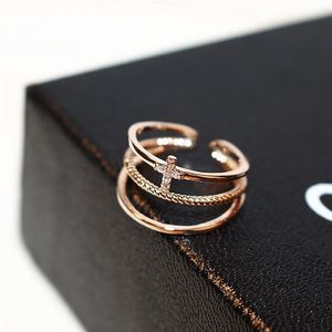 Koreaanse versie van de trend punk drielaags zirkoon vergulde 18k gouden vrouwelijke ring eenvoudige en prachtige vrouwelijke wilde ring sieraden gift247n