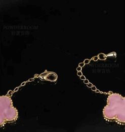 Koreaanse versie eenvoudige mode roze shell die licht ingelegd met vier blad klaver dames039S armband licht luxe hoog sense niche7573746147