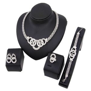 Accessoires de bijoux du monde coréen cinq colliers de boucles d'oreilles Bracelet Ring de quatre