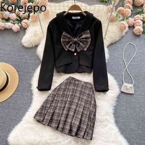 Korejepo College Style Woolen Suit Dames Herfst en Winter Tweedelige Set Sweet Bow Jas + Plaid Geplooide Rok Fashion 2111119