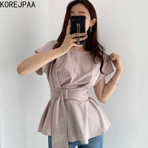 Korejpaa Dames Blouses Koreaanse Chic Temperament Elegant Tedere Ronde Hals Ring Gesp Riem Ruffle Hem Korte Mouw Shirt 210526