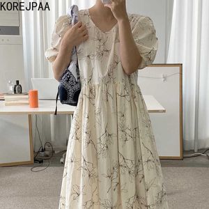 Korejpaa Femmes Robe Corée Chic Été Rétro Tempérament Col Rond Pli Taille Haute Lâche Floral Bulle Manches Longues Robe 210526