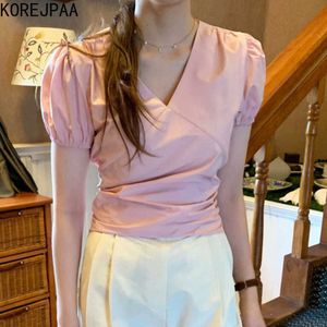 Korejpaa Dames Shirt Zomer Koreaanse Chique Girls Sweet Pink V-nek Geplooide rug Elastische Taille Korte Puff Sleeve Blouses 210526