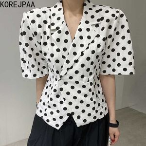 Korejpaa femmes chemise été coréen Chic dames français revers croisé conception deux boutons mince manches bouffantes à pois Blouses 210526