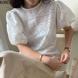 Korejpaa, camisa de mujer, verano, cuello redondo, Wispy, diseño ligeramente transparente, blusas holgadas de manga abullonada de Color sólido con borde ondulado 210526