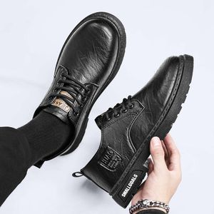 Kowloon 9903 zakelijke leren schoenen Britse stijl casual kleine leren schoenen herenschoenen 39-44, één stuk heren dames buitensport hardloopsneakers