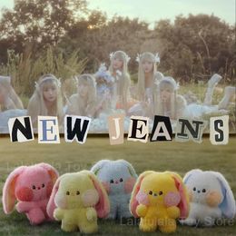 Kpop jeans pluche speelgoed kawaii minji Danielle Haerin Hyein Hanni plushies poppen schattige cartoon zachte anmiale kussens fans cadeaus 240426