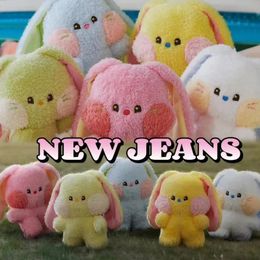 KPOP Jeans Plush Toy Kawaii Minji Danielle Haerin Hyein Hanni Plushies Dolls Lindo almohada de almohadas de anmial suave regalos 240420