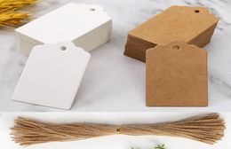Tags-cadeaux en papier kraft avec fournitures enveloppantes à cordes