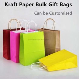 Bolsas de compras de papel Kraft con asas Bolsa de regalo de papel colorida a granel Bolsas de ropa para compras Mercancía de regalo Favor de fiesta al por menor