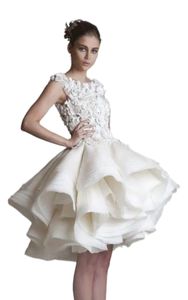 Krikor Jabotian Vestidos de novia cortos de encaje 3D Floral Appliques Tulle Tulle Ruffle A Line Ball Gown Empire Country Gowns Bridal Tamaño grande