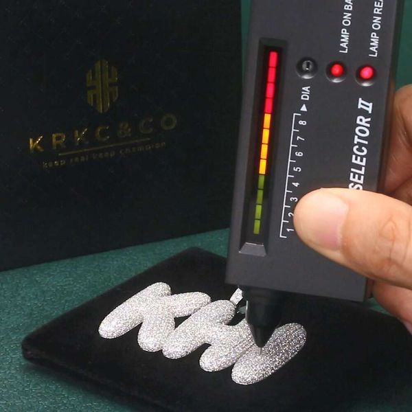 Krkc Hip Hop Diamond Sier VVS Collar Karat Joyas Men Cross Memory Letter Nombre de moissanite personalizado