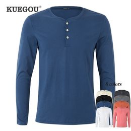 KUEGOU 100% Katoenen kleding Solid Mannen T-shirt Lange mouw Basic Tee Spring Henley T-shirt Hoge kwaliteit Top Plus Size ZT-88025 210716