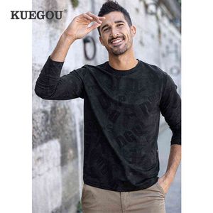 KUEGOU 2022 Automne Tee Vêtements Hommes T-shirt À Manches Longues Mode Haute Qualité Lettre Imprimer T-shirt Noir Top Plus La Taille ZT-60043 T220808