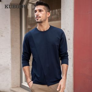 KUEGOU Coton Spandex Printemps Vêtements Hommes T-shirt À Manches Longues Étendre Mode Solide Tshirt Patchwork Top Plus Taille ZT-88066 210524