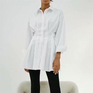 KUMSVAG Zomer Women Witte shirts Draai Turn Down Collar Elastic Taille Mini-jurken Vrouwelijke A-lijnjurk 210226 met lange mouwen aan.