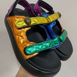 Kurt Geiger Sandalias Zapatillas de plataforma Mujer Ing Rainbow Summer Beach Sandalia Diseñador Diapositivas Zapatos planos Eagle Head Diamond Hook Loop Zapatos de moda 3556