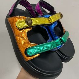 Kurt Geiger Sandals Platform Slippers Femme Ing Rainbow Summer plage plate Sandale Designer Slides Chaussures Eagle Head Diamond Hook Loop Boucle 34