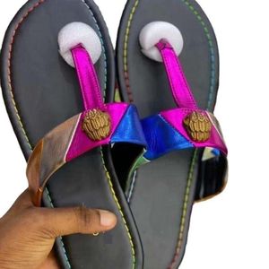 Kurt Geiger Women Flat Bottom Slippers Splice Rainbow Sandals Designer schoenen Fashion Eagle Head ingelegde Diamant Slipper Zomer Flat Beach Luxe slippers