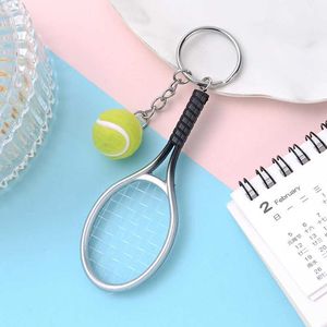 KWL7 Keychains Lanyards Funny Tennis Ball Mini Keychain for Women Racket Accesorios de la cadena de llaves Bacera de bolsas Costinsouvenir Regalos para amantes del deporte D240417