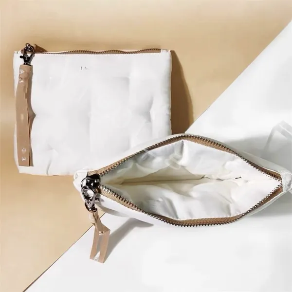 La Marque Cosmétique Sacs Pour Fille Maquillage Trousse De Lavage Nuage Zipper Sacs Doux Blanc Couleur Beauté Cas Doux Portable Sac De Rangement Beau Maquillage Sac À Main Designer Sacs À Main Logo