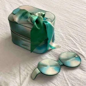 La Brand Sacs à cosmétiques Boîte de rangement VIP avec ruban et miroir compact Cadeau de Noël Dégradé Cadeau de Noël Sacs à fermeture éclair Grande capacité Moins de stock Qualité supérieure