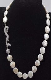 La naturaleza de perlas agua dulce blancas moneda 1314 mm kraag dargon cierre 20 pulgadas al por burgemeester cuentas mujer236525555