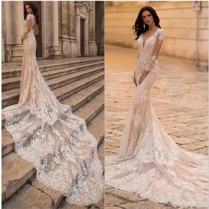 Vestidos de novia de la sirena de encaje Appliques Mermaid de la sirena Botón de cuello en V Back Tul Tul Bridal Gown Bes121