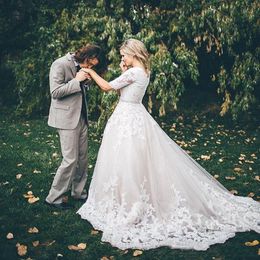 Robe de balle modestes robes de mariée modestes avec manches 2017 Robes de mariage Puffy Princess Vintage Country Western Bridal Robe Butto 271W