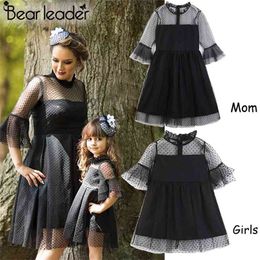 Kanten jurk lente familie matching outfits moeder en dochter zwart es met bel sleeve 210429