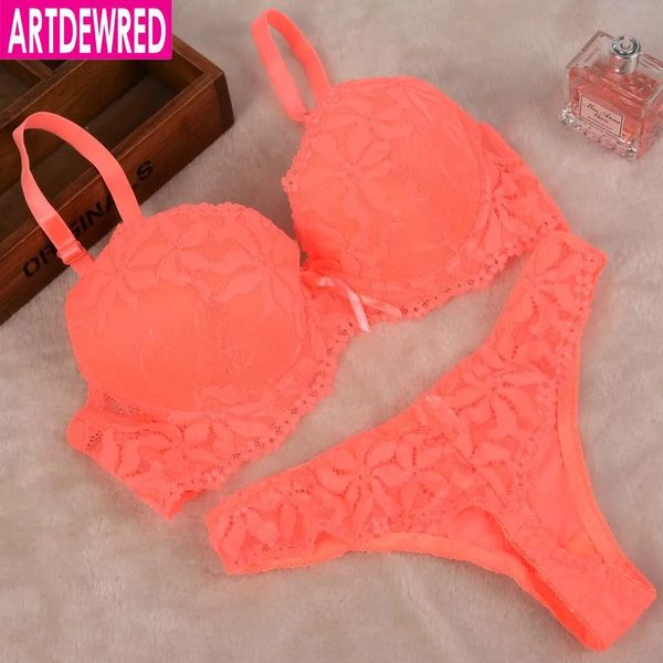 Conjunto de sujetador con bordado de encaje para mujer, ropa interior push-up de talla grande y bragas 32 34 36 38 Copa ABC para mujer 240305