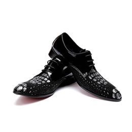 Fashion en dentelle Business imprimé italien pointu pointu punk rock brogue classicul cuir en cuir mâle derby chaussures 3520
