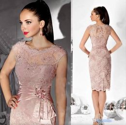 Lace Light Pink van de bruid jurken voor bruiloft juweel nek pailletten kralen korte prom feestjurken schede knie lengte moeder formele jurk plus size mal