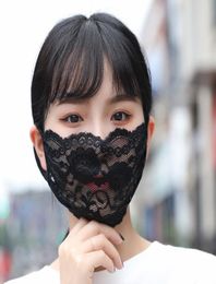 Máscara de encaje Dhl bordado bordado adulto cómodo cubierta de cara de la cara lavable niña de diseñador de fiesta blackwhite mascaras mascarilla para el año fiscalía para el año fiscalía para el año 95732044